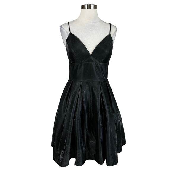 Black Mini Fit and Flare Cocktail Dress Size 6 Sleeveless V-Neck by AQUA - Picture 1 of 12